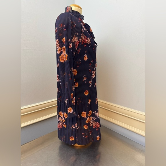 Blue and Orange Pleated Tie Front Long Sleeve floral midi Dress - Picture 4 of 10